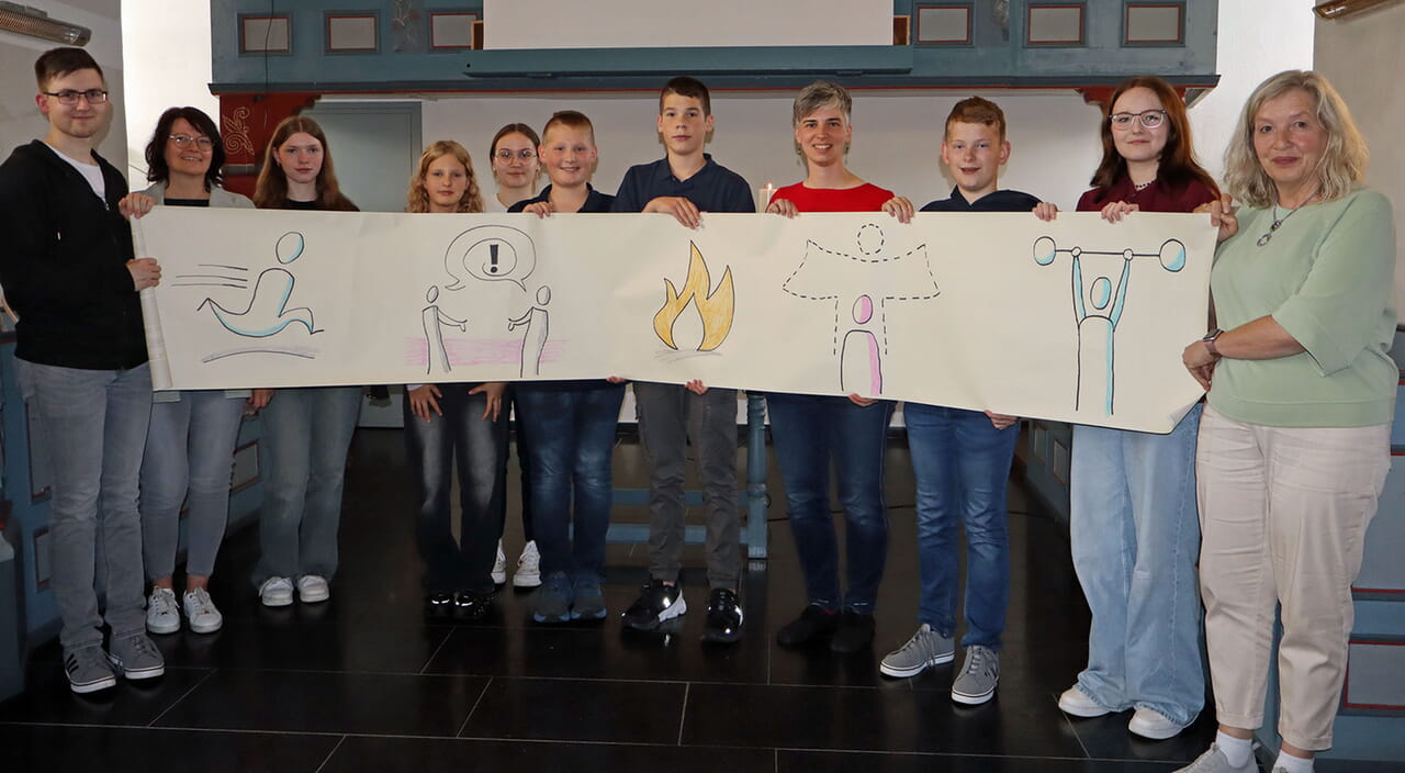 Sie alle trugen zum Gelingen des Familiengottesdienstes bei: Jonas Jung, Birthe Becker-Betz, Merle Weiß, Mira Gebhard, Maike Wagner, Ole Weil, Mats Otto, Carmen Jäger, Moritz Lingemann, Marla Weber und Silvia Dörr (von links).